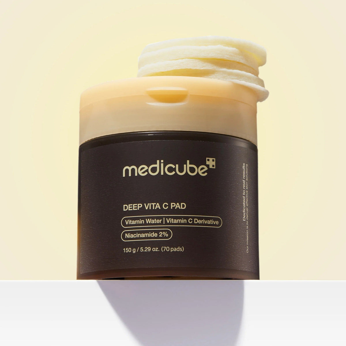 Pot de 70 pads à la vitamine C Medicube Deep Vita C, vue de face